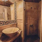 Kilim Inn *